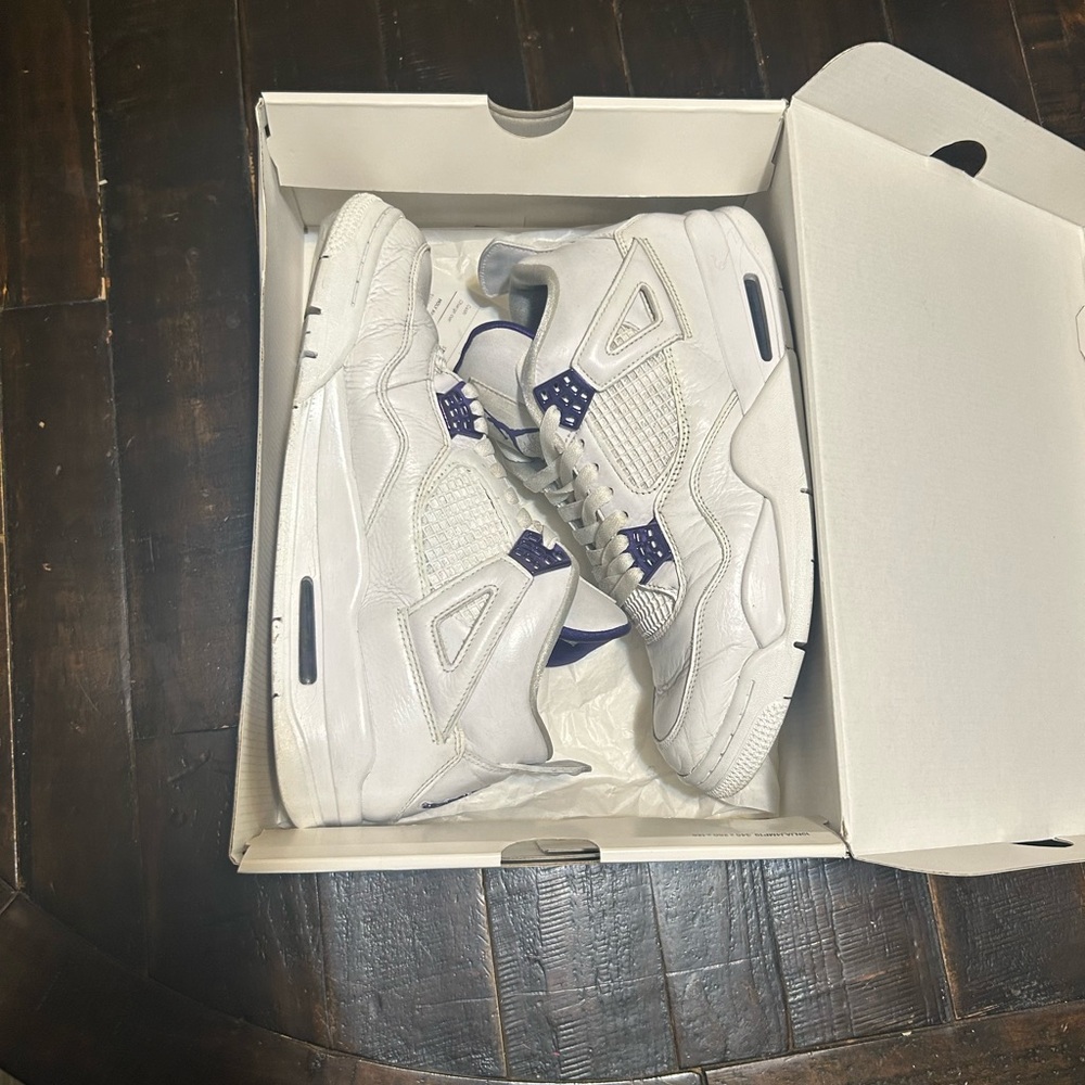 Air Jordan 4 “purple metallic”